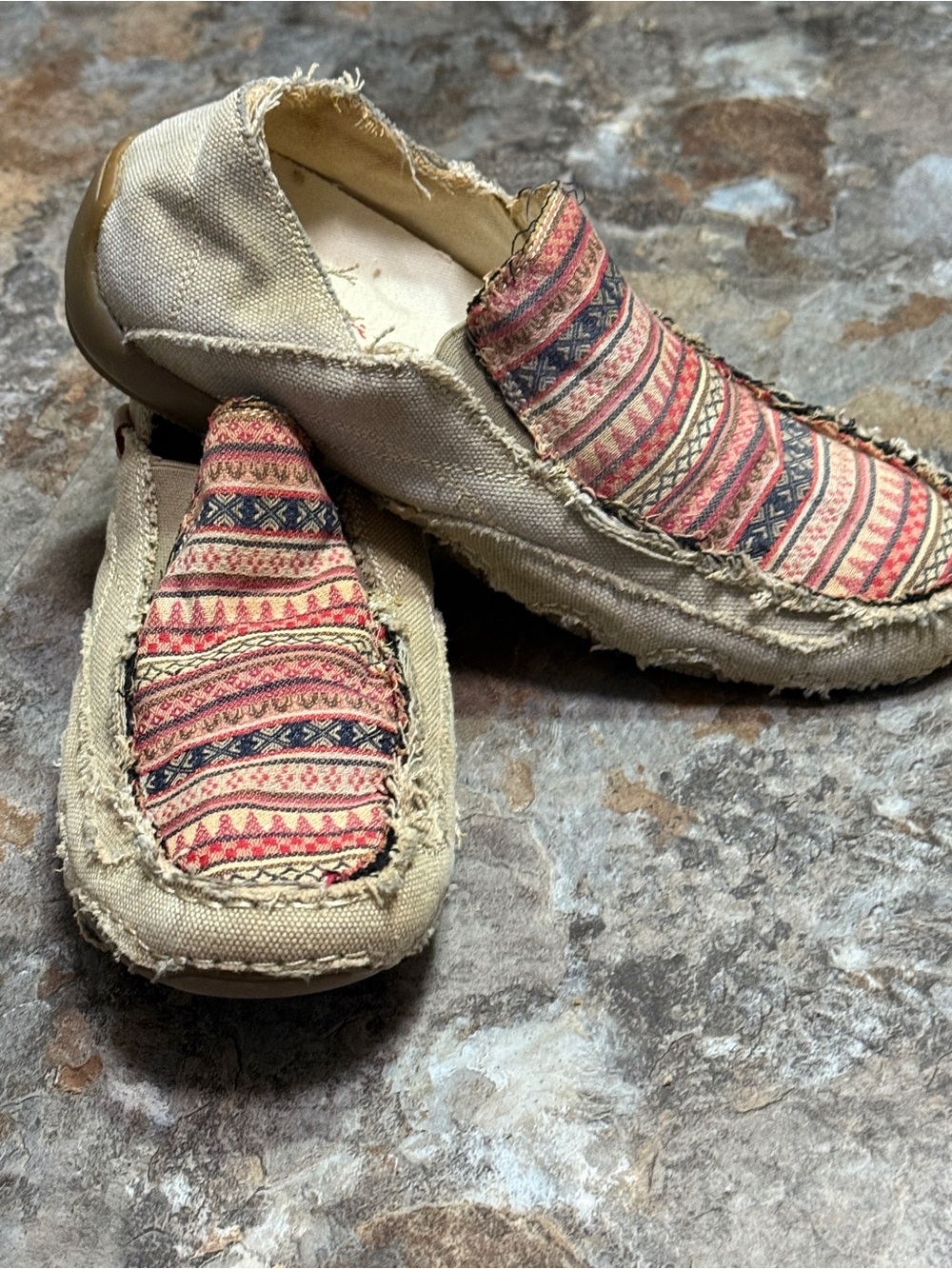Women’s Roper “Daisy” driving Mocs in a southwestern pattern size 8